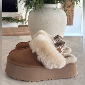 UGG Funkette Slipper – LIKE NEW – SOLD OUT EVERYWHERE